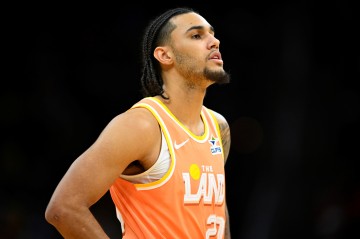 电子竞技赌博-表现很全面！泰森先发10中5贡献14分9板&amp;填满数据栏 三分3中2