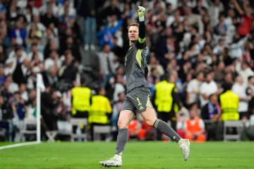 电子竞技体育平台-续约？诺伊尔：一切皆有可能，我喜欢与这些队友、教练共事